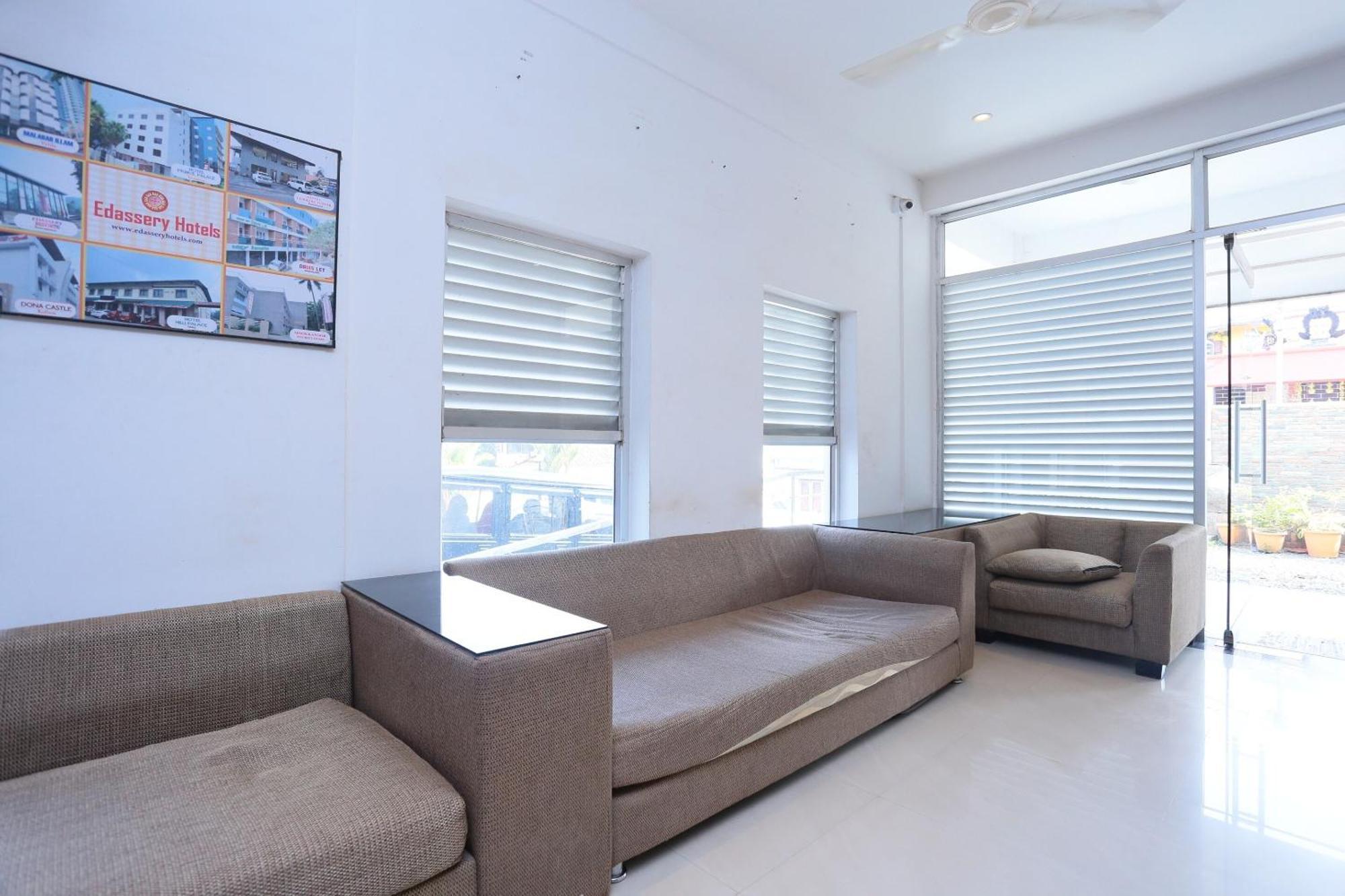 Super Townhouse Prince Palace Thiruvananthapuram Exterior photo